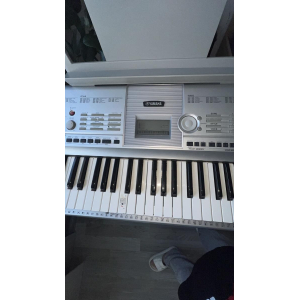 Yamaha DGX-205 "Portable Grand"