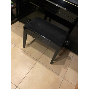 YAMAHA B1 UPRIGHT PIANO