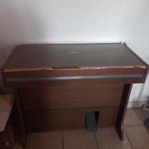 Yamaha CN-70 - Vintage electronic single manual organ