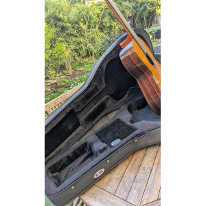 Alhambra 4P Guitarra clásica y su estuche