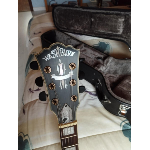 Washburn J600 es un increíble y versátil guitarra eléctrica semi-hueca. Con su elegante diseño y construcción de alta 