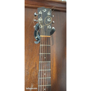 Breedlove – Guitare électro-acoustique folk avec pan coupé