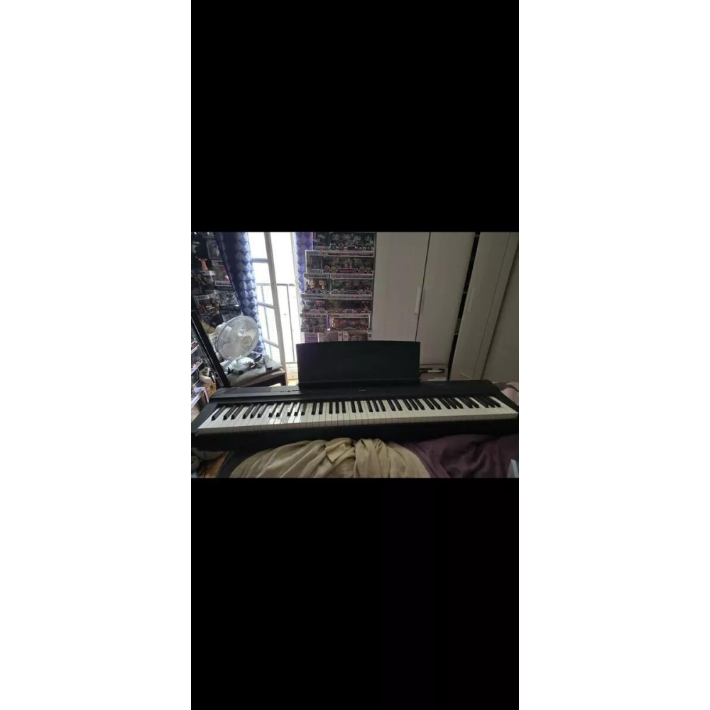 Yamaha P-125 with stand