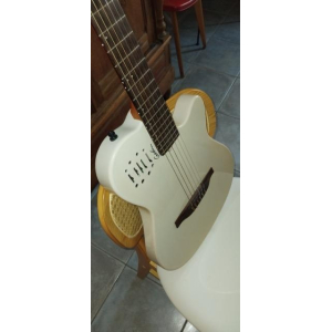 Godin Multiac Mundial - Acabado Ozark Cream
