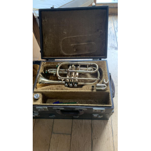 Selmer – Semi-professional Bb to C convertible cornet with case and Bach mouthpiece.
