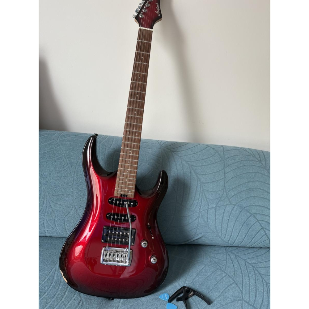 Aria Pro II – Guitare électrique HSS rouge métallisé