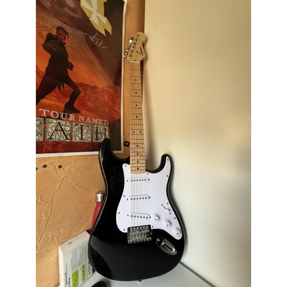 Squier Stratocaster + Amplificador Squier Frontman 10G