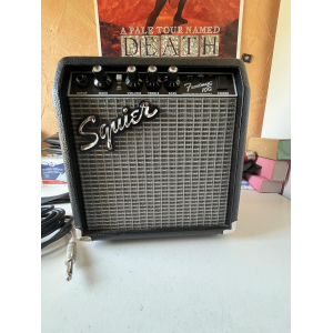 Squier Stratocaster + Amplificador Squier Frontman 10G