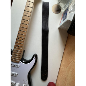 Squier Stratocaster + Squier Frontman 10G Amp