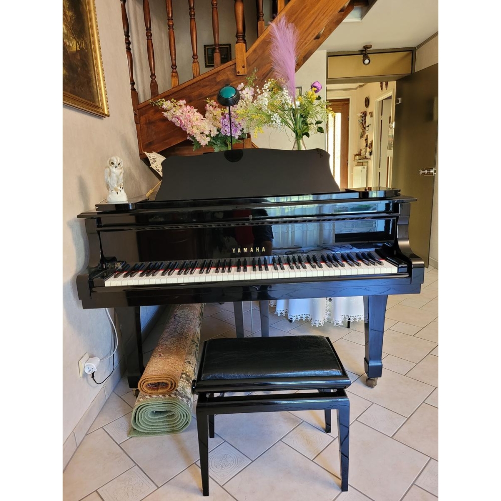 Yamaha piano 1/4 queue 1983 - Modéle C3D - 3ème pédale tonale