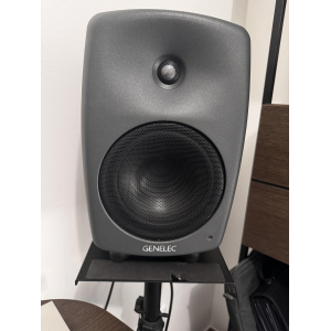 Genelec 8040B - Pair of like-new bi-amplified pro studio monitors