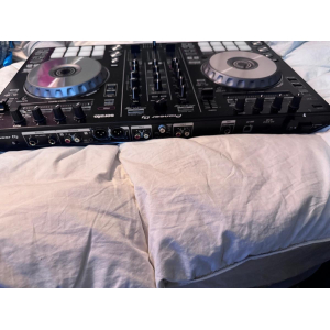 Pioneer DJ DDJ-SR2 2-deck Serato DJ Pro Controller
