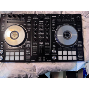 Pioneer DJ DDJ-SR2 2-deck Serato DJ Pro Controller