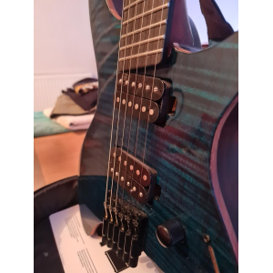 Corona Aphrodite Headless + Spark 2 Amp