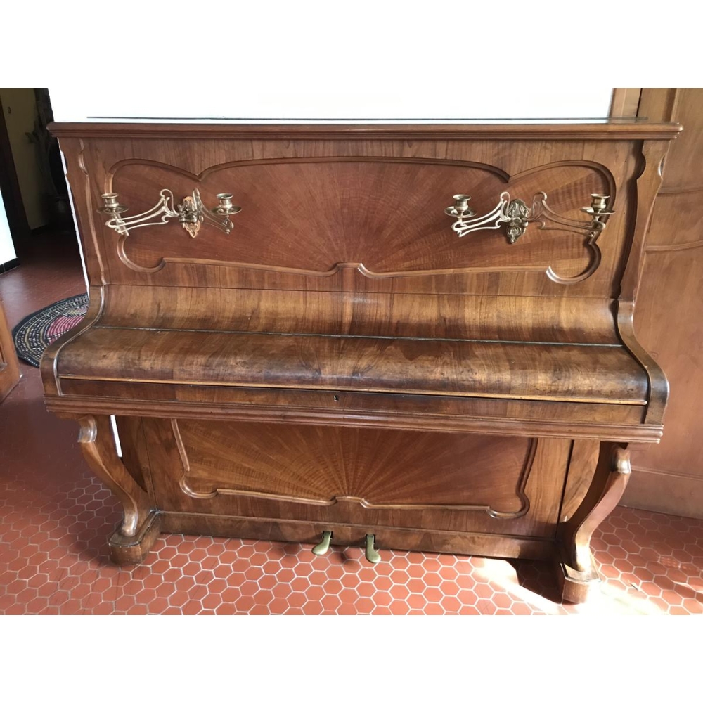 Piano vertical Aurand Wirth