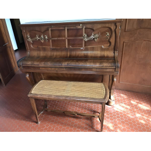 Piano vertical Aurand Wirth