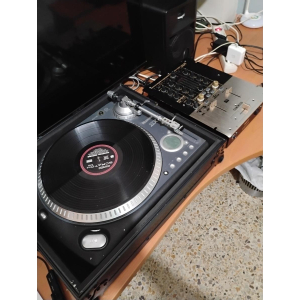 Numark ttx y reloop kut con figth case y aguja dj