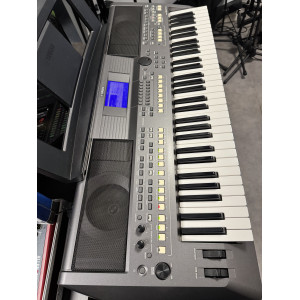 Yamaha PSR-S670 - Arrangeur Workstation 61touches