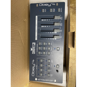 Chauvet Obey 4 es una consola de iluminación compacta y fácil de usar diseñada para controlar hasta 4 luces DMX. Con una 