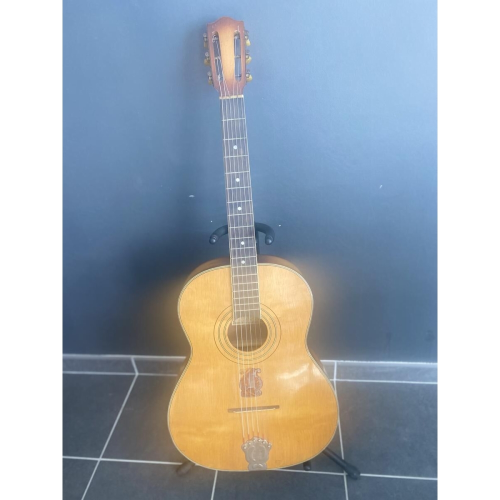 Couesnon - Luthier en Mirecourt