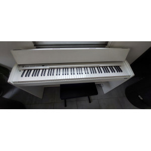 Piano Roland F110
