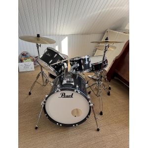 Pearl Roadshow 20" Plus Jet Black Drum Kit in perfect condition