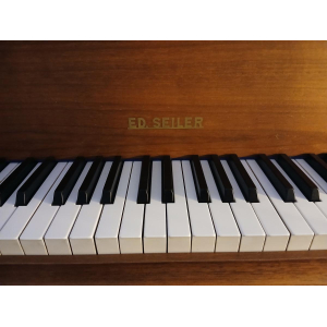 Seiler piano 1/4 de queue