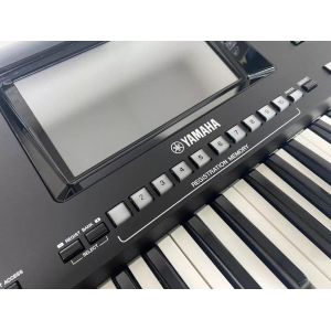 Yamaha Genos es el último teclado workstation de la reconocida marca japonesa, que combina calidad de sonido superior, 