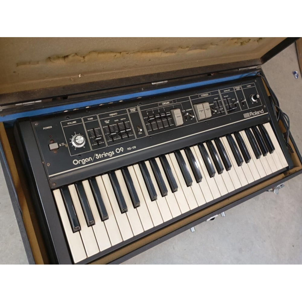 ROLAND RS 09 Organ / Synthétiseur d'orgue et de cordes
