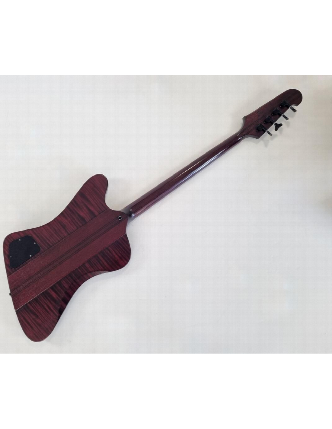 gibson-thunderbird-iv-nikki-