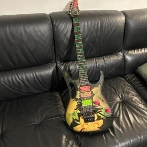 Exceptionnelle guitare IBANEZ de 1989 (cote 6000€)