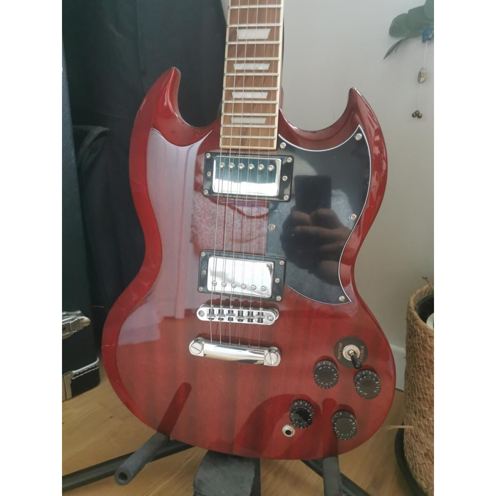 Eagletone SG Cherry Guitar + Aero 30v2 Amplifier