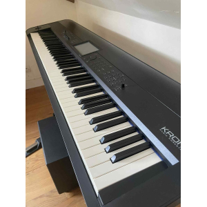 Korg Krome 88 + Roland CM110W + stand + Pédale
