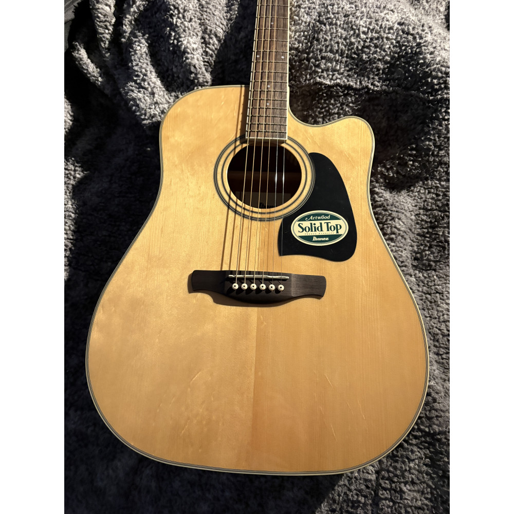 Folk electro-acoustique Ibanez