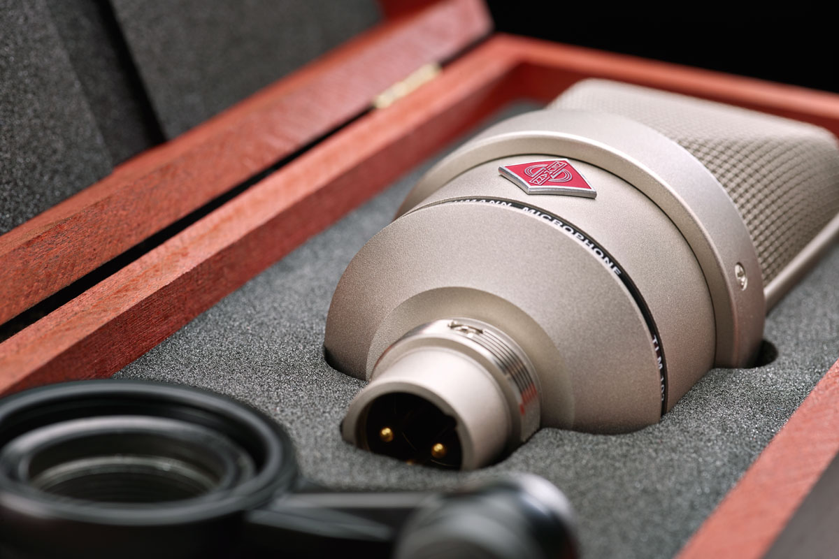 Gros plan microphone Neumann TLM 103