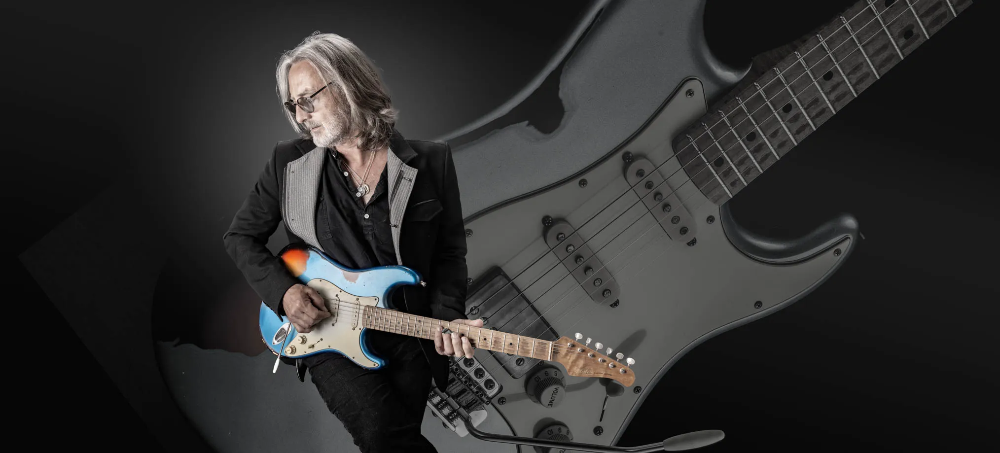 Allen Hinds avec sa guitare Xotic