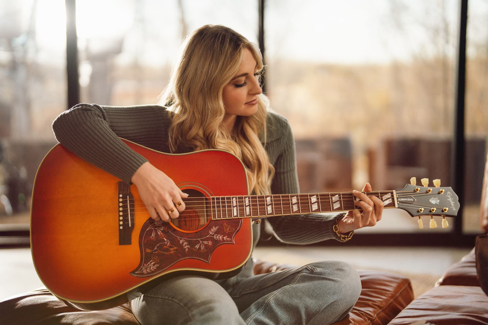 Gamme Epiphone Standard Acoustics - guitares acoustiques inspirees de Gibson