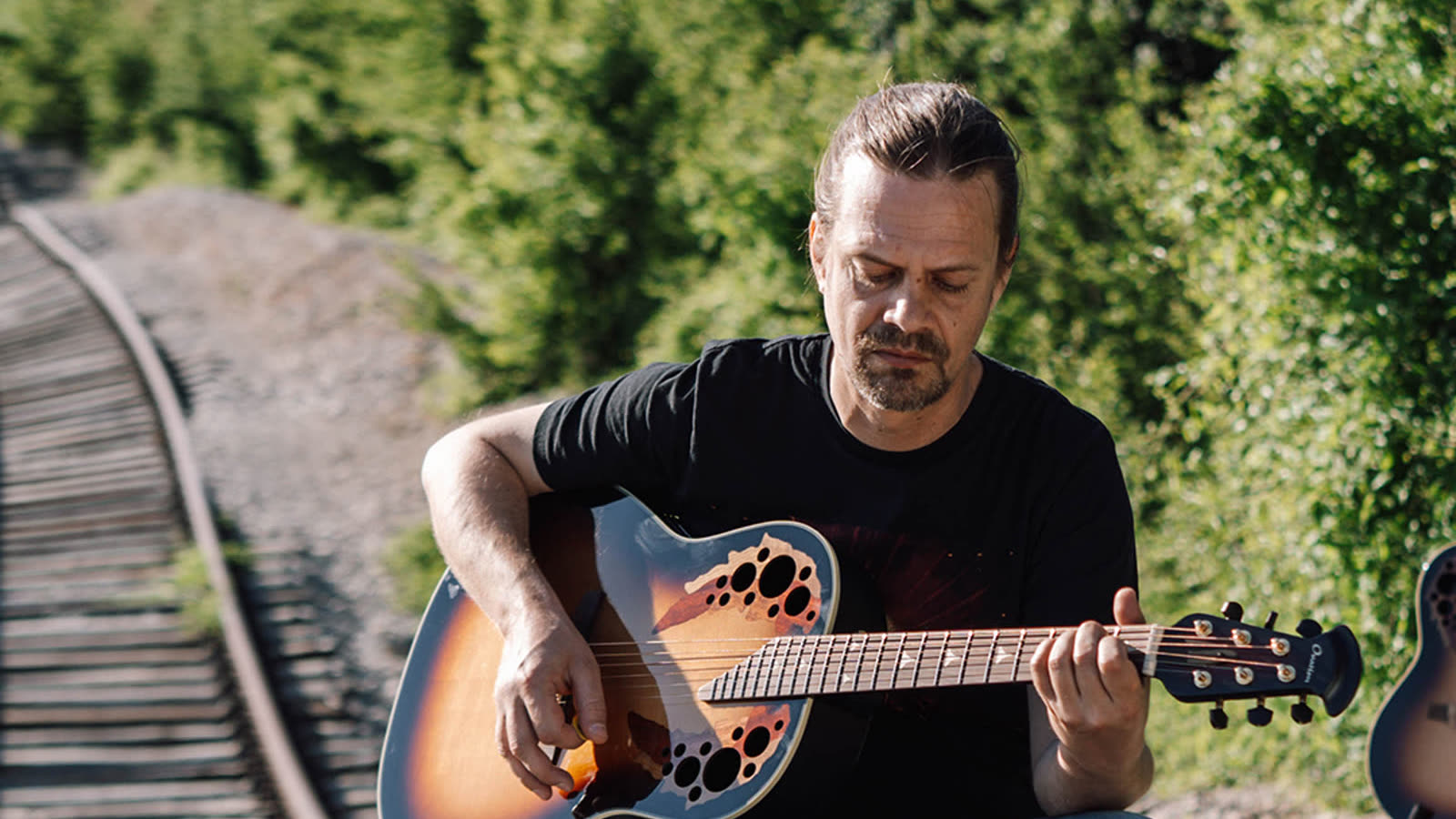 Ovation Beyond Deluxe Serie