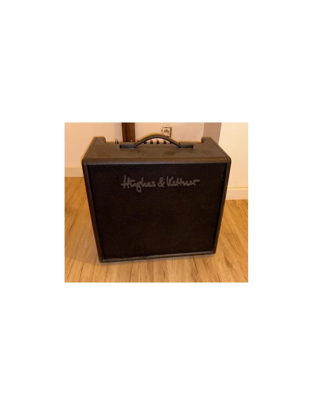 Amplificador de guitarra Hughes y Kettner Edition 1 con ecualización de 3 bandas