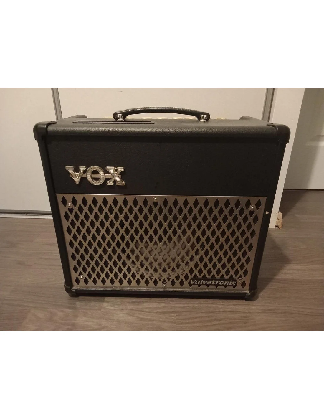 Ampli de modélisation Vox VT15 pour petit budget